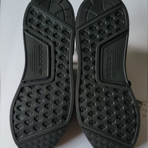 NEW 9.5 Mens NMD_R1 Addidas Shoes. - Picture 7 of 14